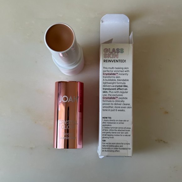 JOAH Crystal Glow Honey Tinted Luminizer Stick - Picture 2 of 3